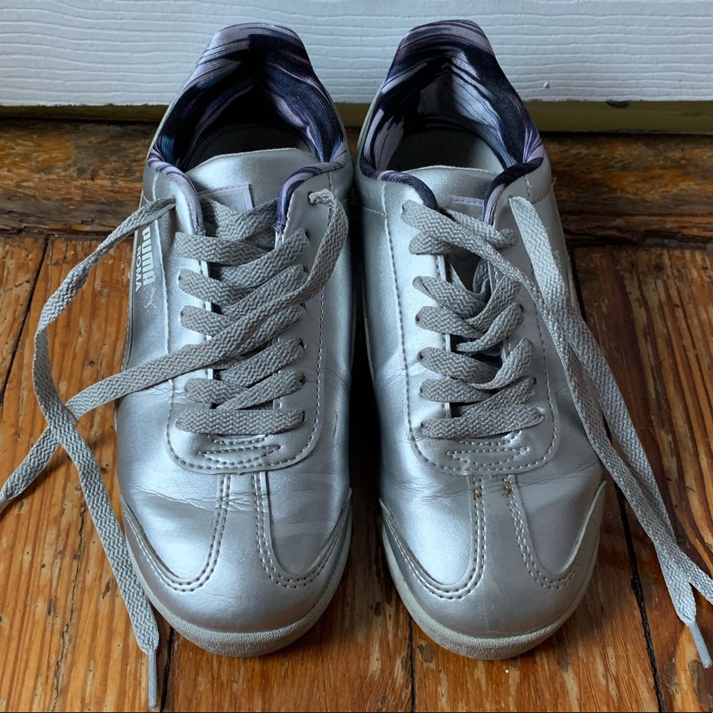 Puma Roma Silver Sneakers - Women’s Size 6